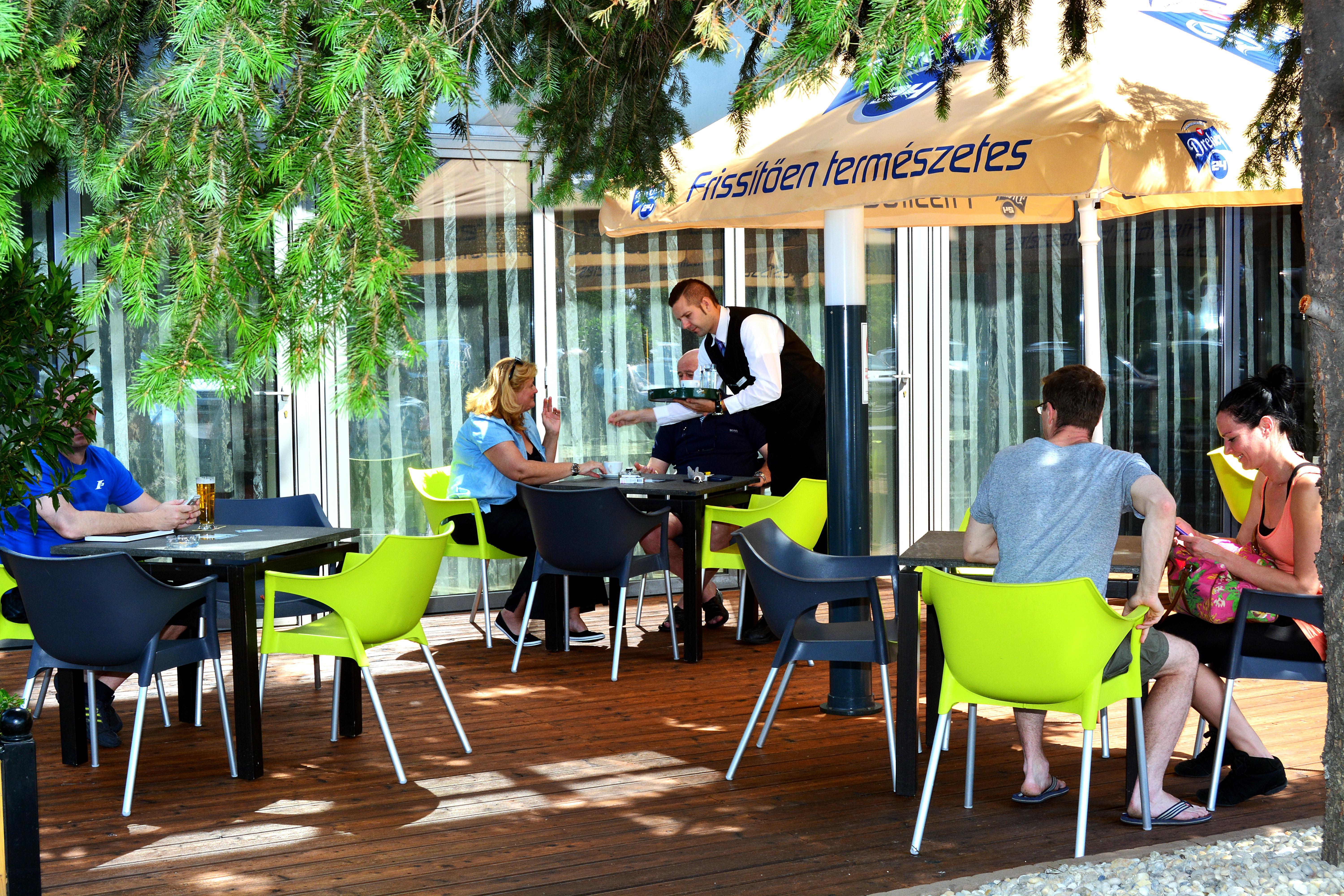 Expo Tower By Mellow Mood Hotels Budapeste Exterior foto